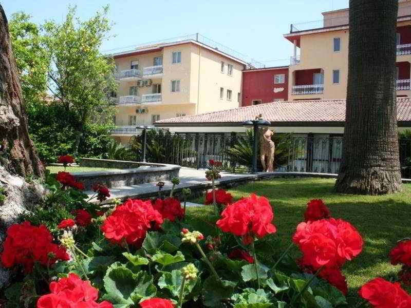 Grand Hotel Parco Del Sole Сант'Агнело Екстериор снимка