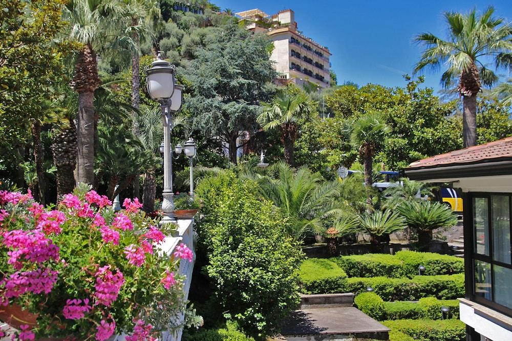 Grand Hotel Parco Del Sole Сант'Агнело Екстериор снимка