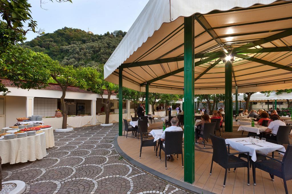 Grand Hotel Parco Del Sole Сант'Агнело Екстериор снимка