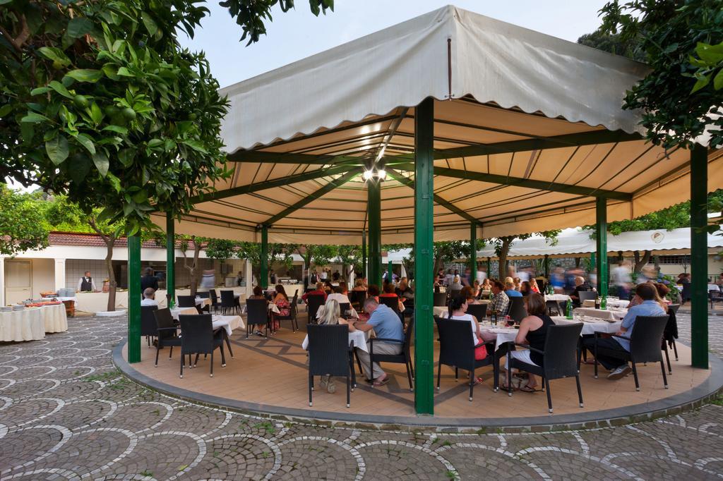 Grand Hotel Parco Del Sole Сант'Агнело Екстериор снимка
