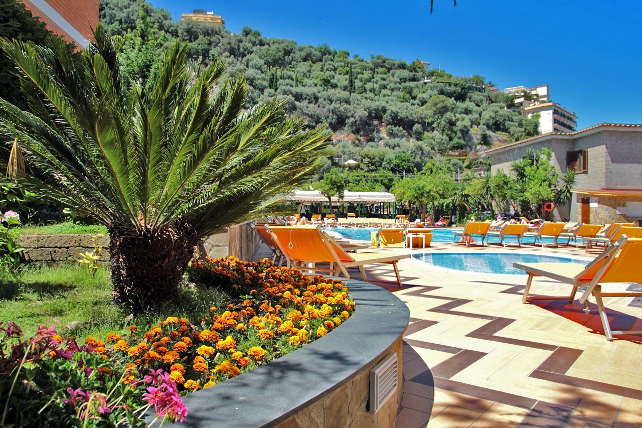 Grand Hotel Parco Del Sole Сант'Агнело Екстериор снимка