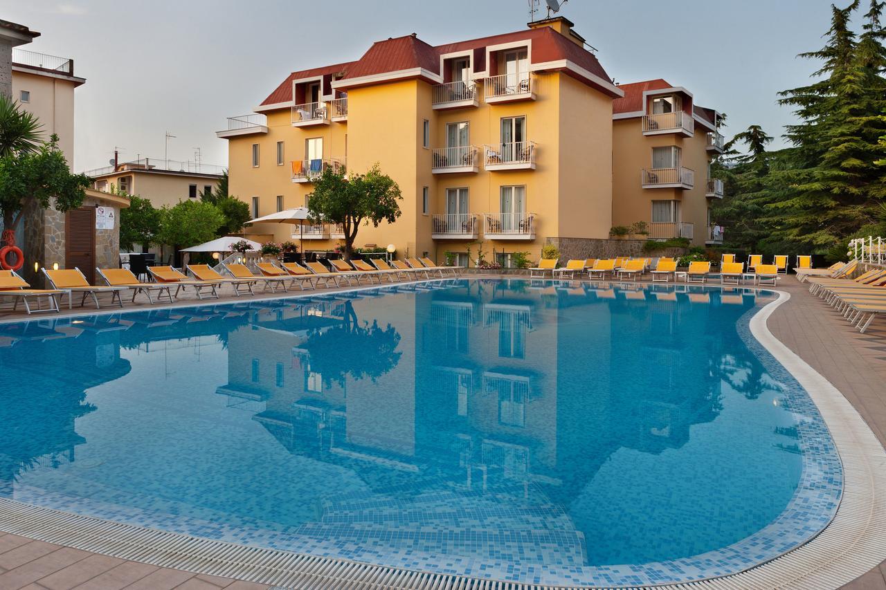 Grand Hotel Parco Del Sole Сант'Агнело Екстериор снимка