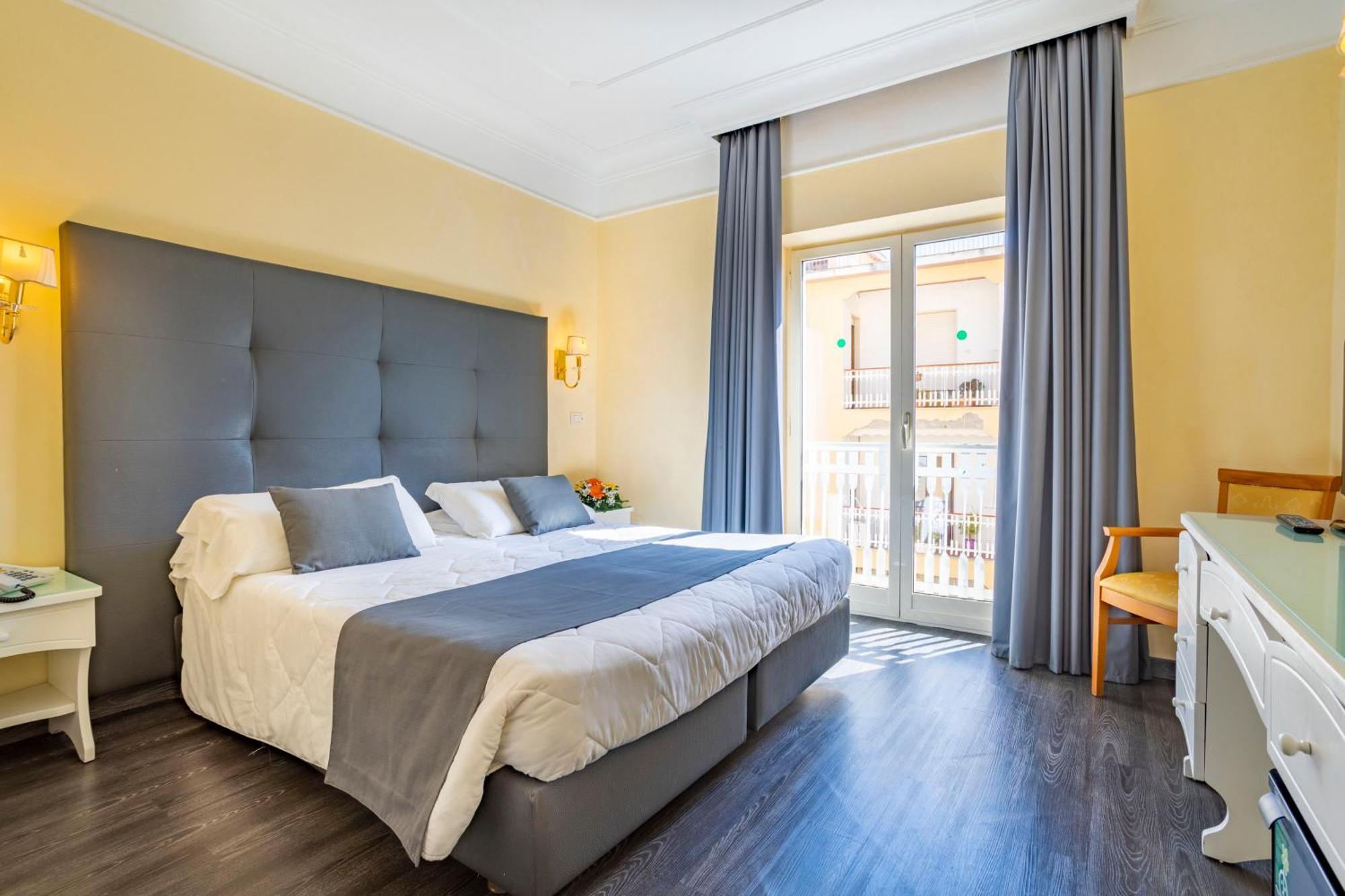 Grand Hotel Parco Del Sole Сант'Агнело Екстериор снимка