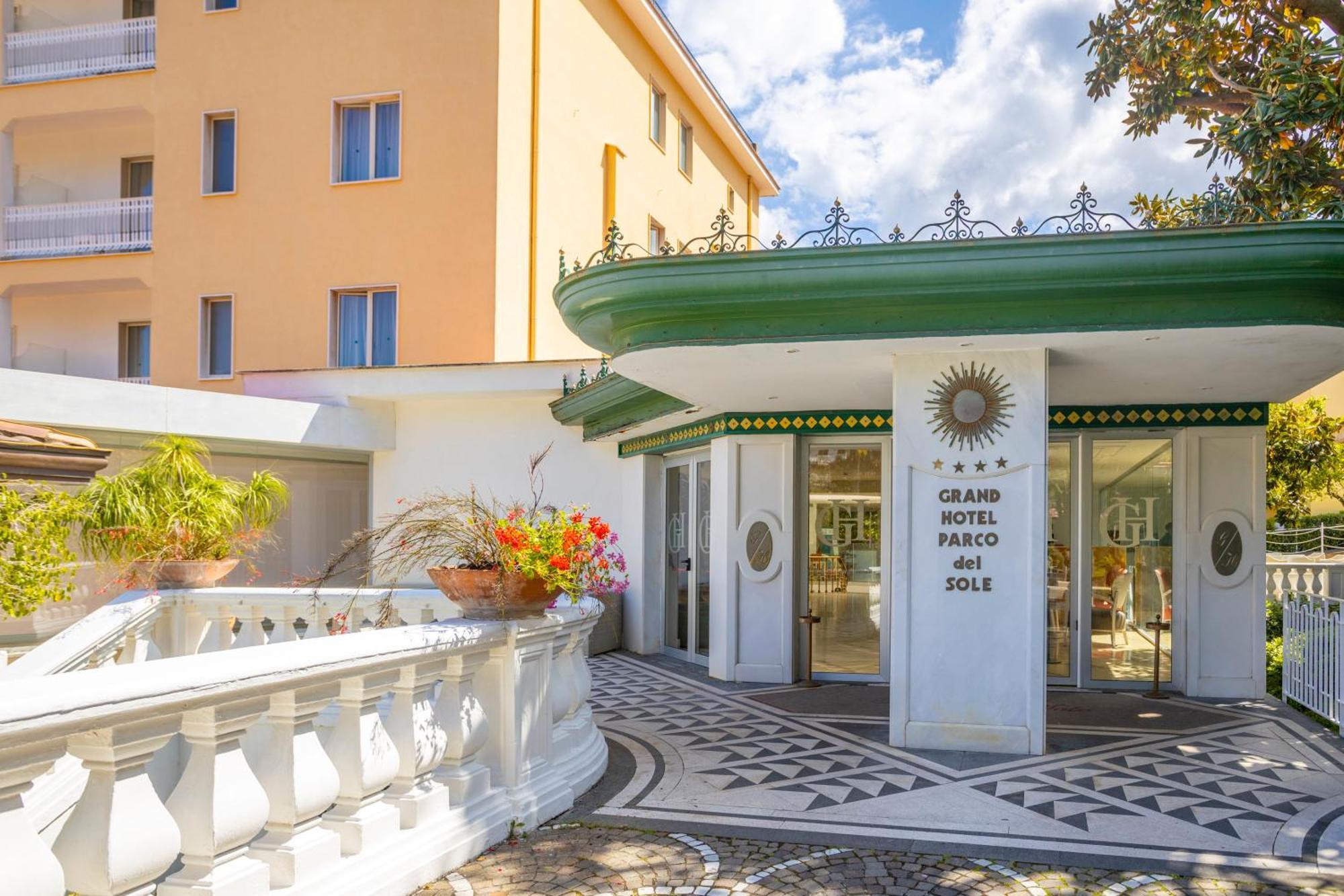 Grand Hotel Parco Del Sole Сант'Агнело Екстериор снимка